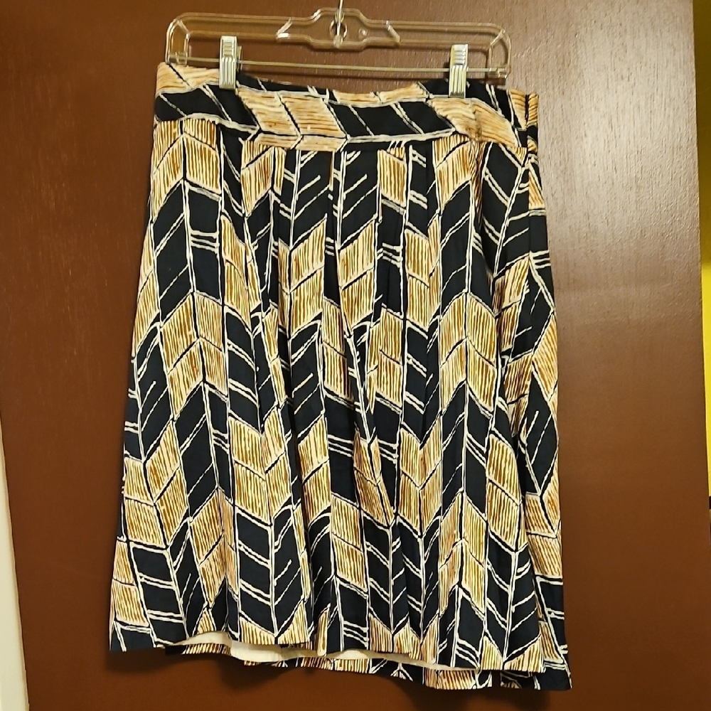 Stylish Black and Tan Skirt